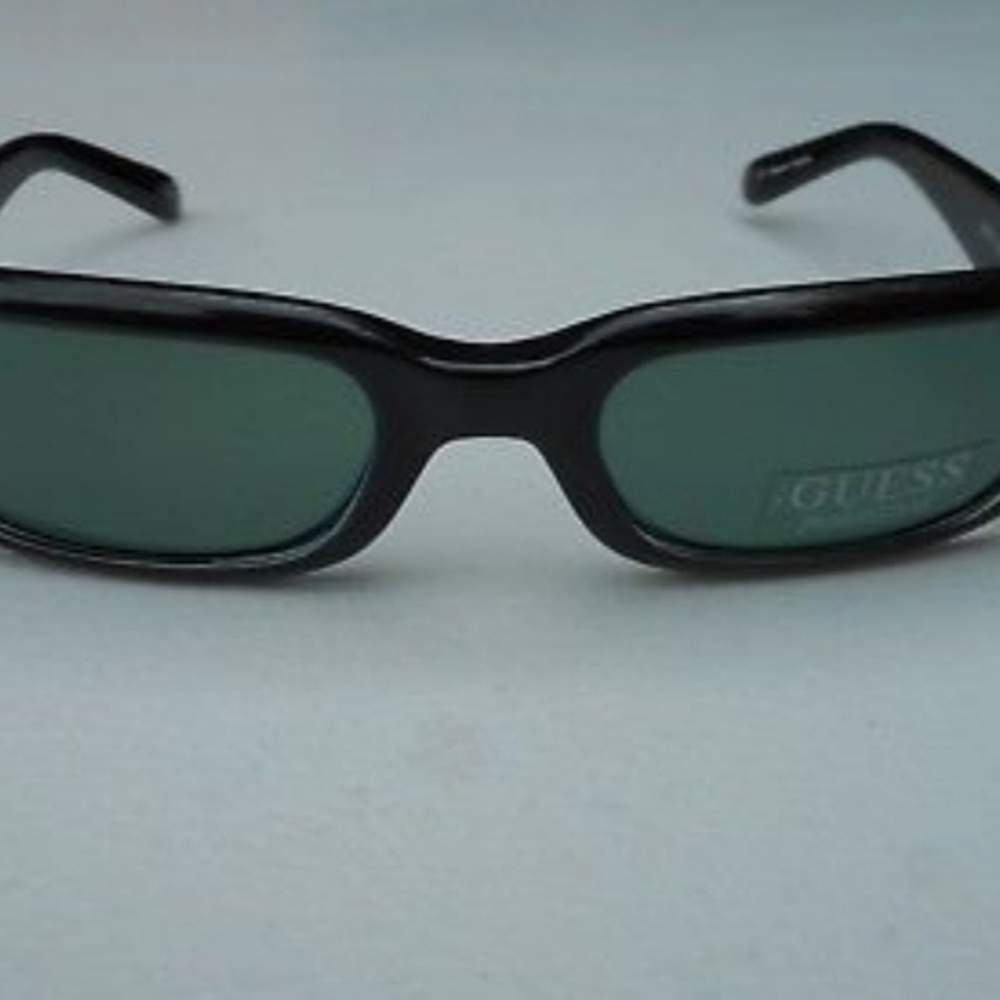 Authentic GUESS Polarized Sunglasses w Case + Rag - Picture 3 of 6